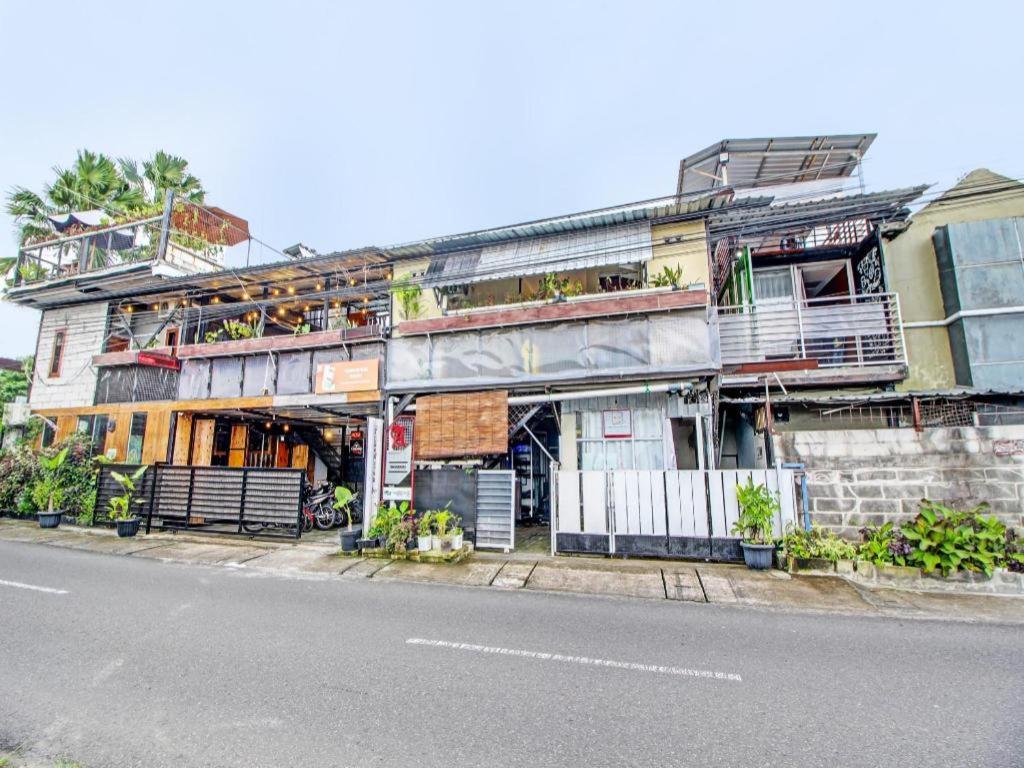Oyo 92256 Sentosa Residence Yogyakarta Extérieur photo